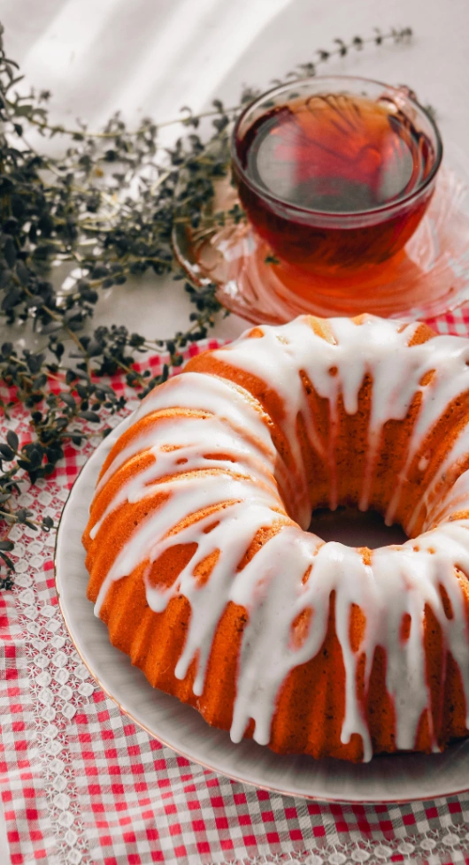 Lemon glazed bundt-style 7up cake